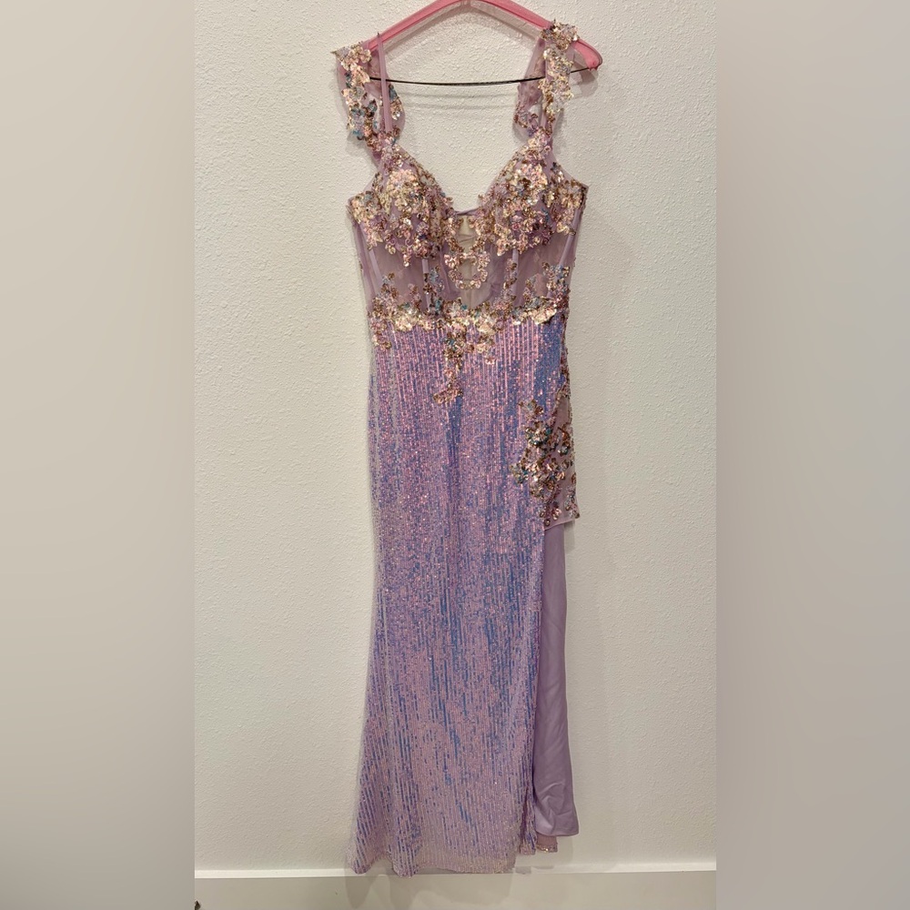 Elegant Sequin Evening Gown - Picture 2 of 6